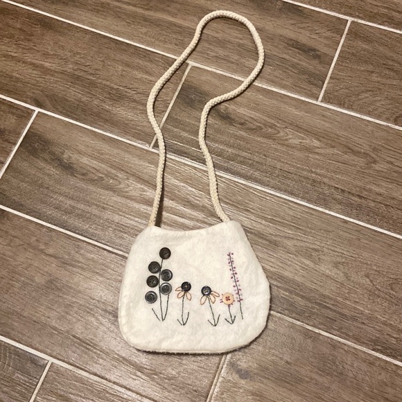 EUC Embroidered Floral Children’s Purse - Picture 1 of 5